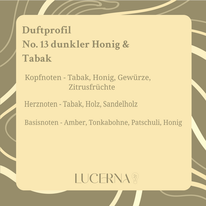 Handgegossene Duftkerze von Lucerna im braunen Apothekerglas mit Holzdocht und Korkdeckel, Duftnote No. 13 dunkler Honig & Tabak